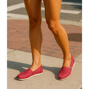 TOMS Canvas Slip-On Flats 10 Classic Red Granola Academia Campus Y2K Folk Prep